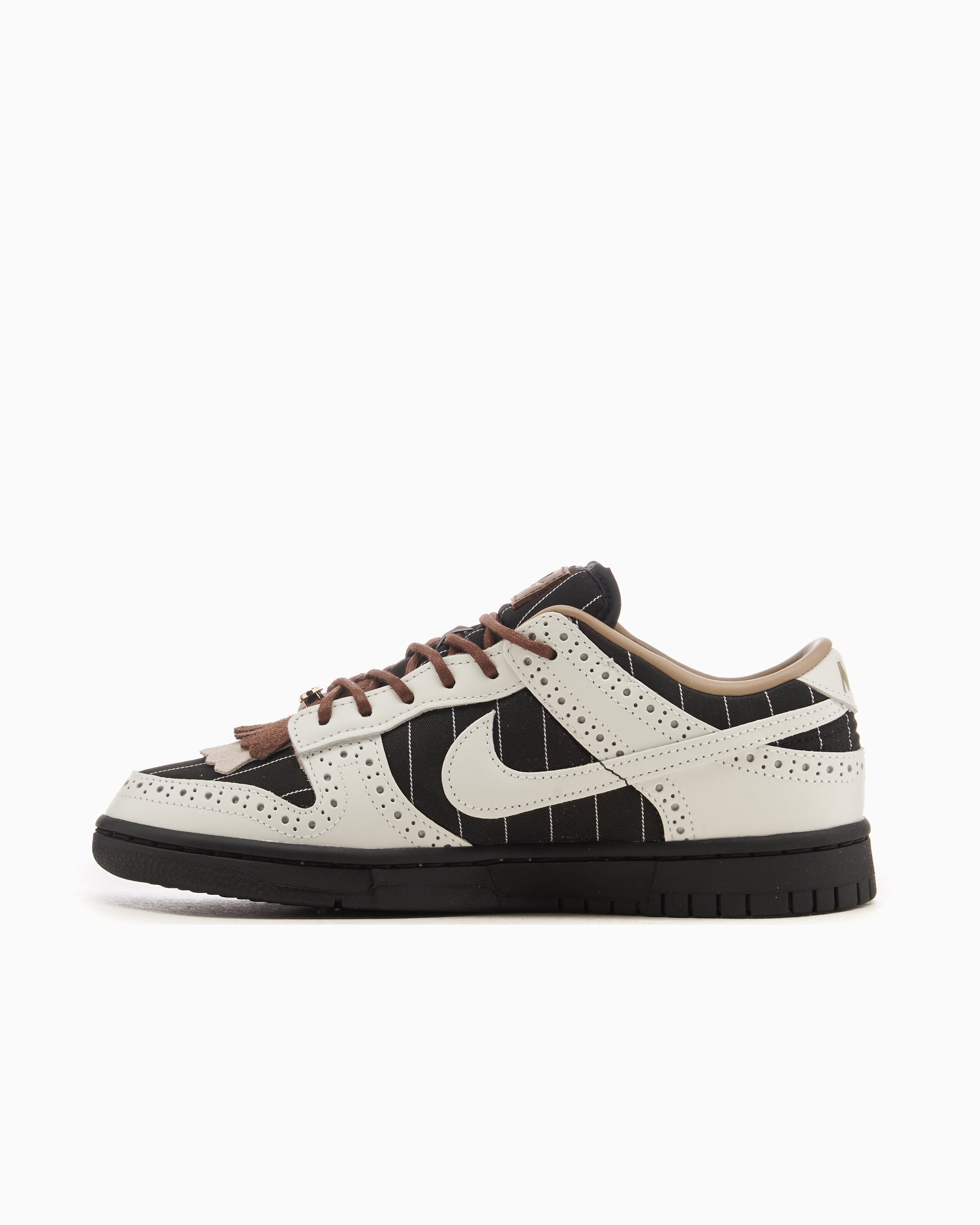 Sneakers Nike Women's Dunk Low LX "Brogue Pinstripe" - FV3642-010
