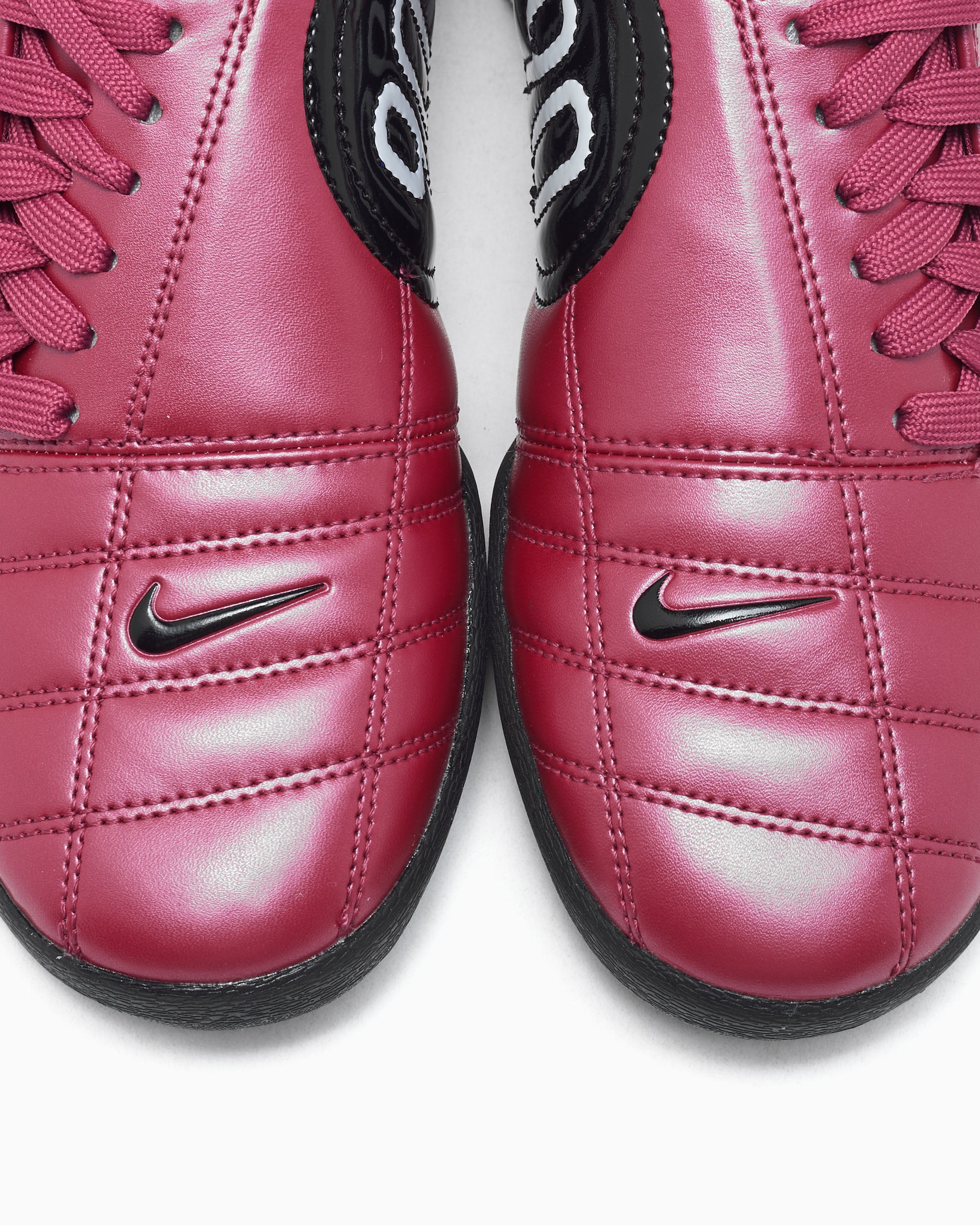 Sneakers Nike Women's Total 90 - IM7595-600