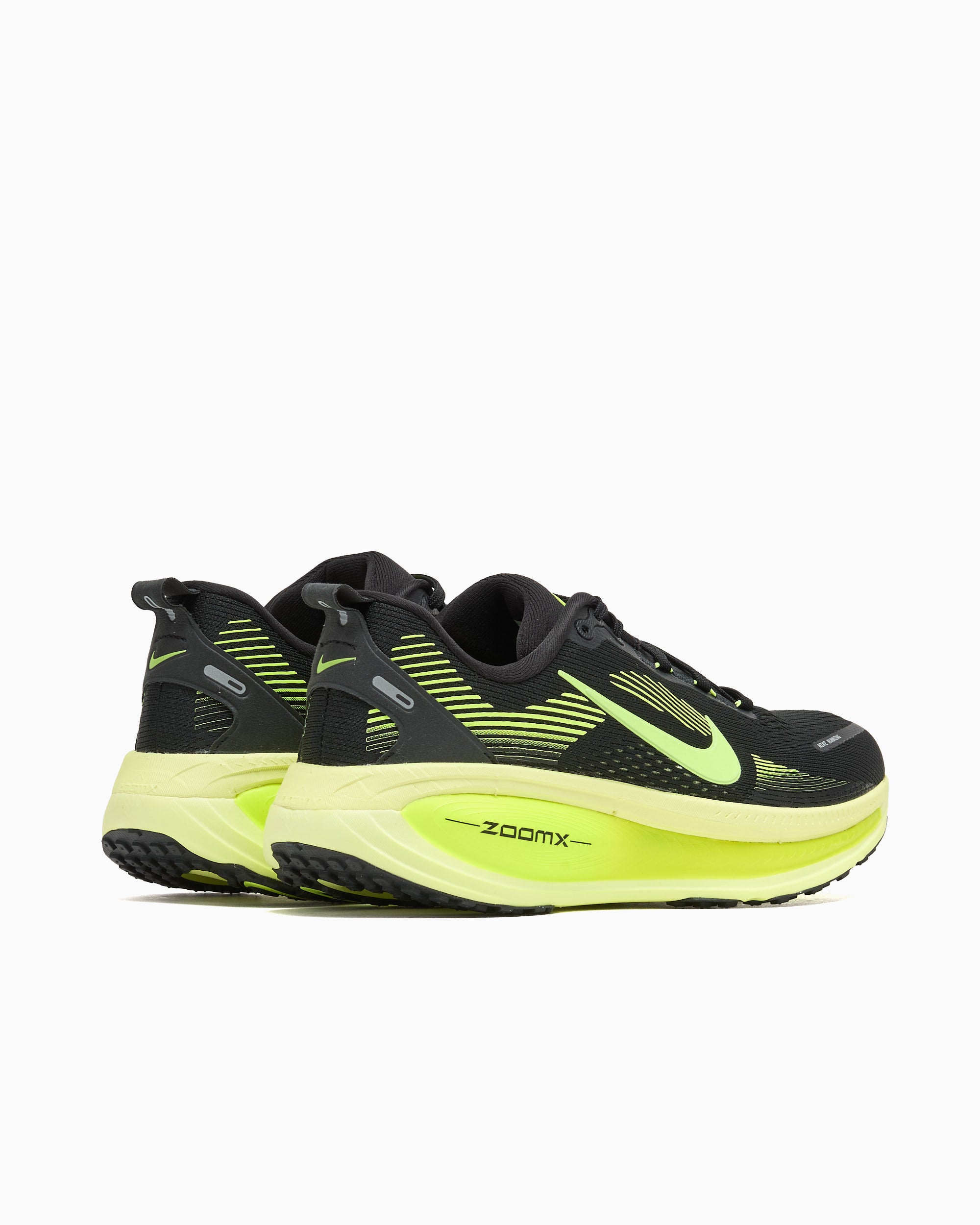 Sneakers Nike Women's Vomero 18 - HM6804-008