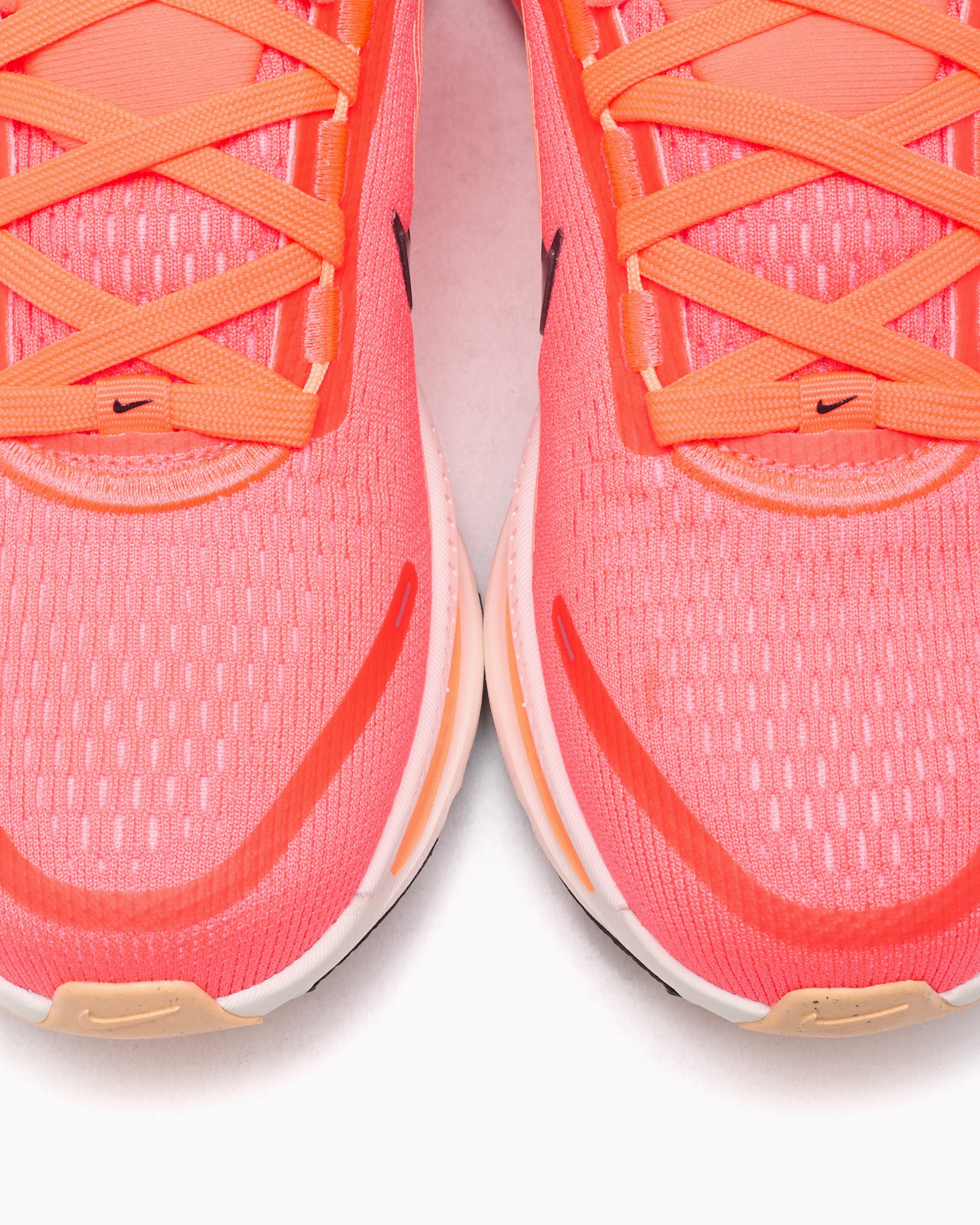 Sneakers Nike Women's Vomero 18 - HM6804-803