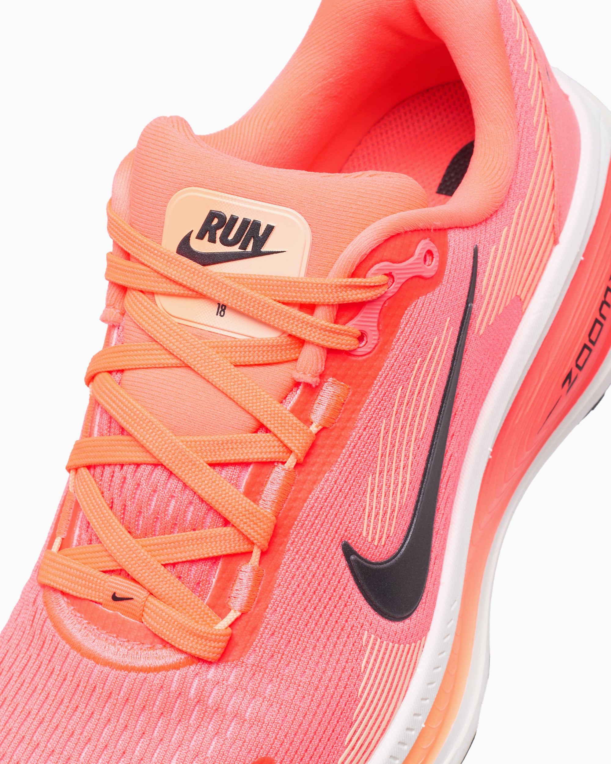 Sneakers Nike Women's Vomero 18 - HM6804-803