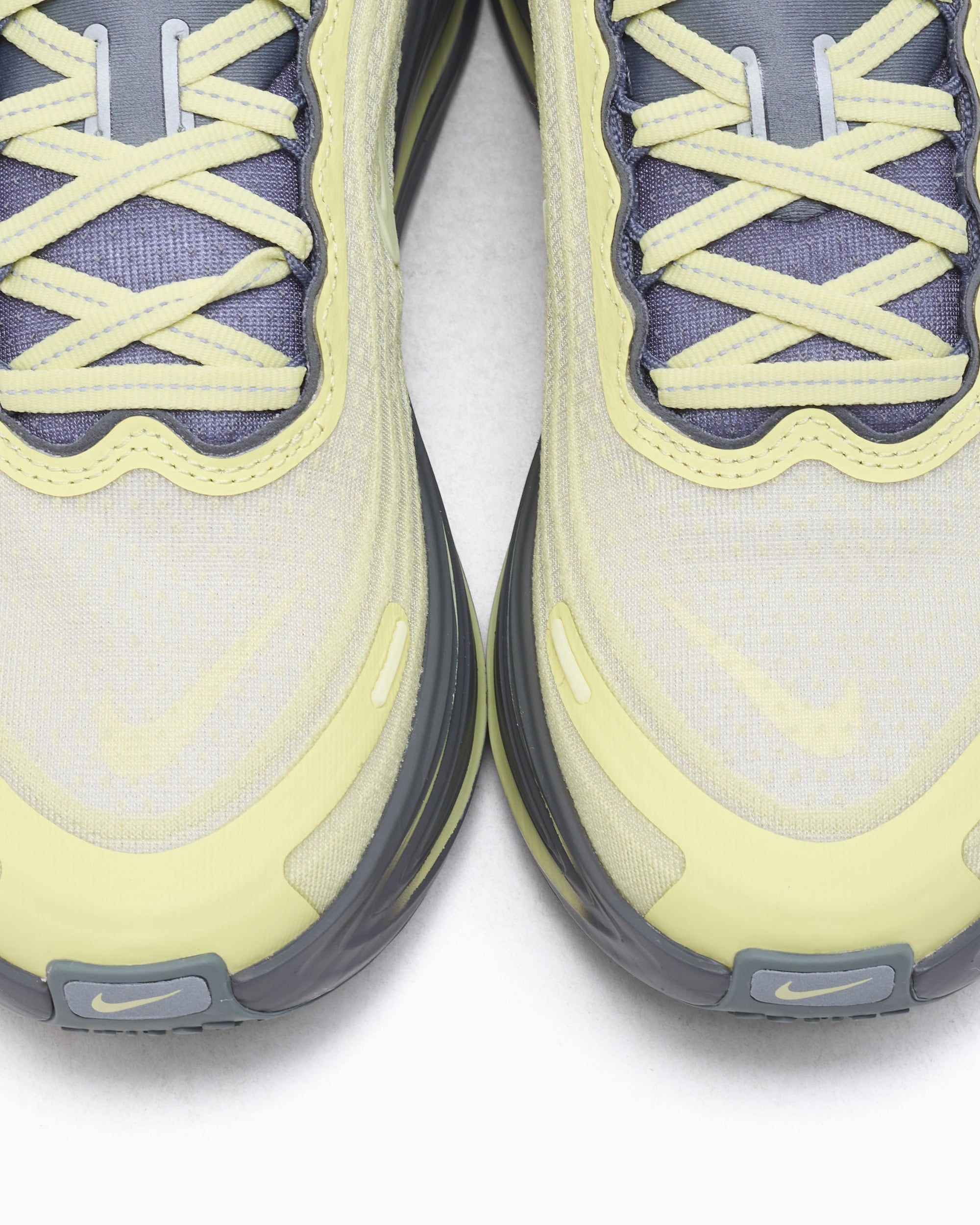 Sneakers Nike Women's Vomero Plus SE - IQ3440-751