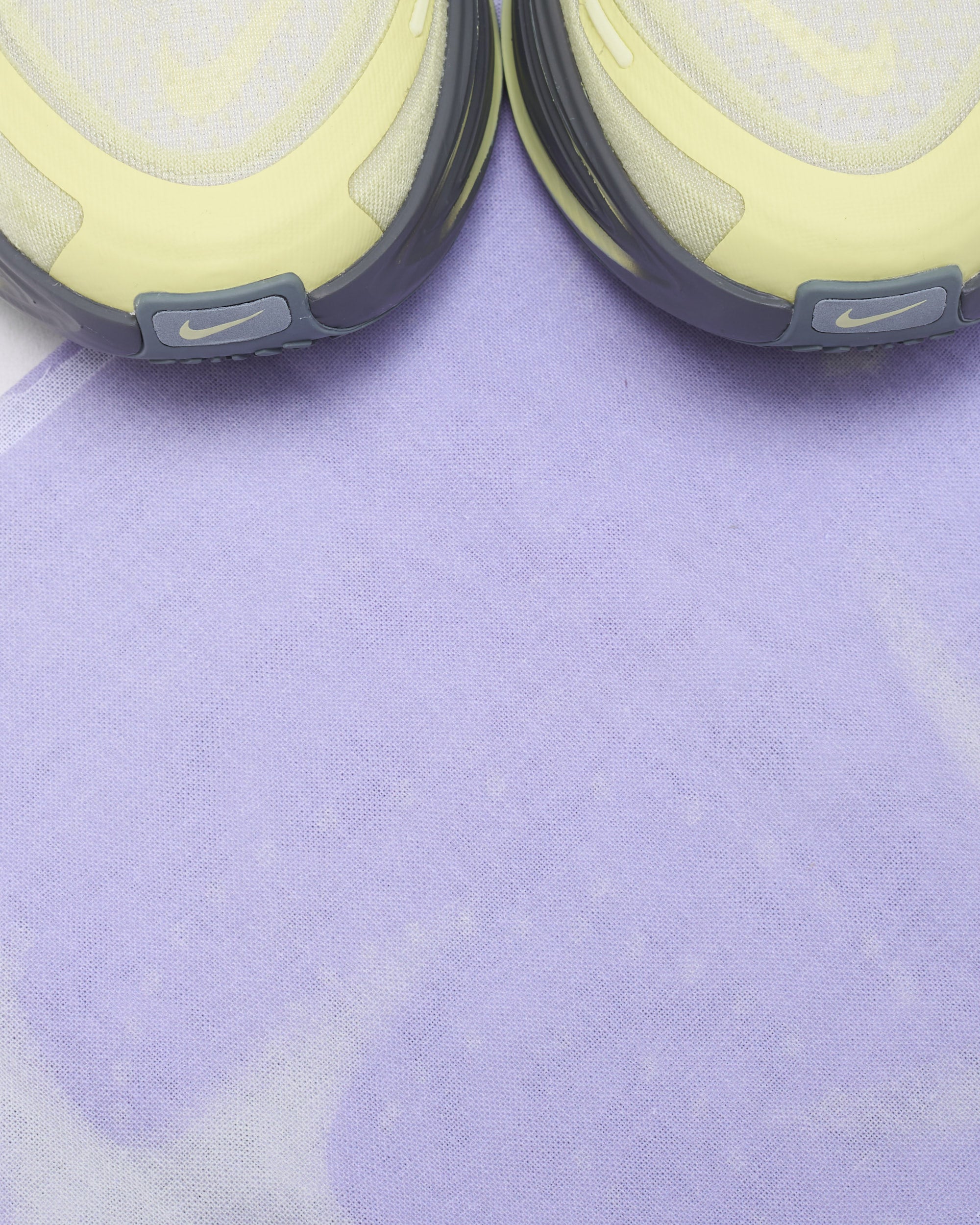 Sneakers Nike Women's Vomero Plus SE - IQ3440-751