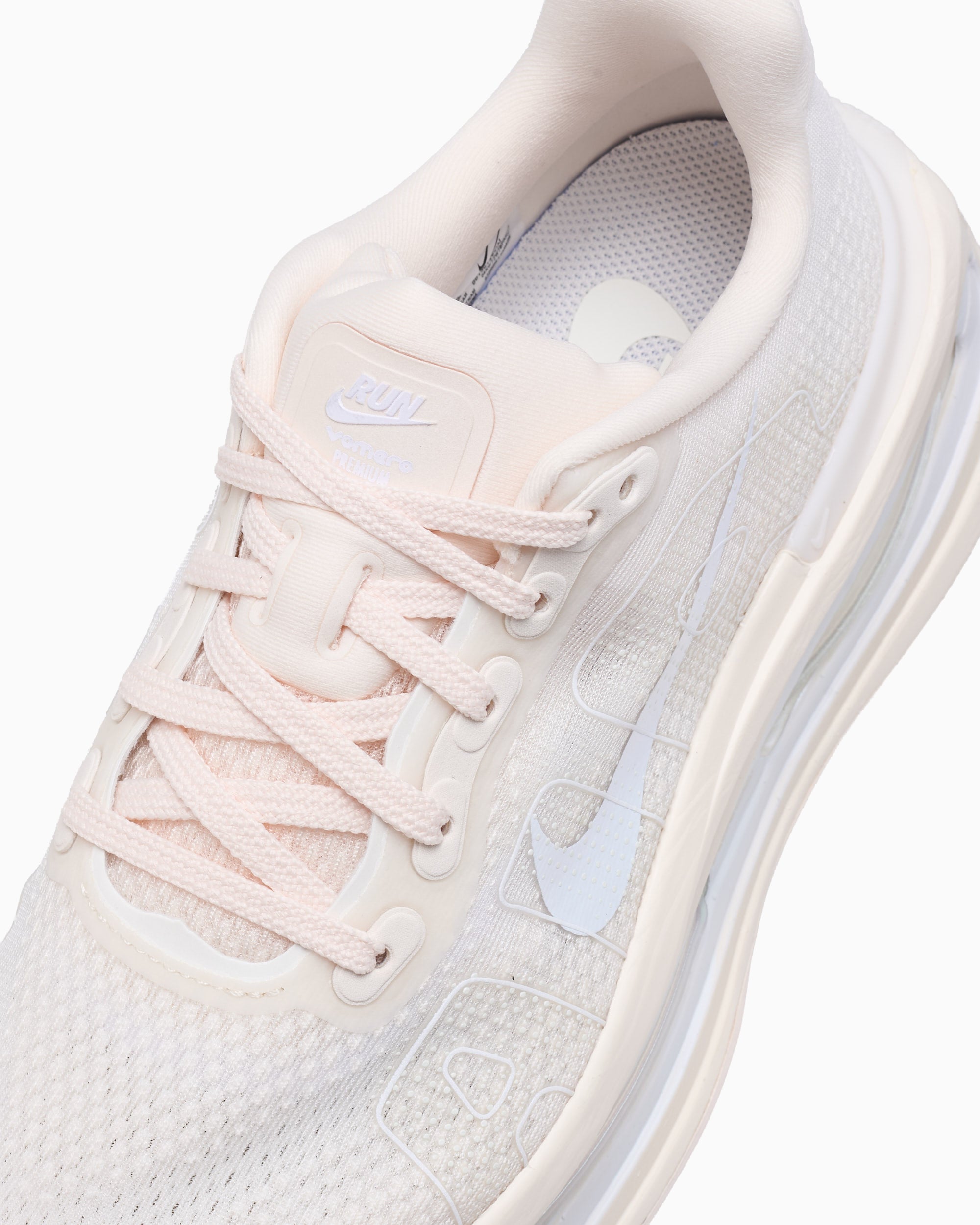 Sneakers Nike Women's Vomero Premium "Chalk" - IQ8102-100