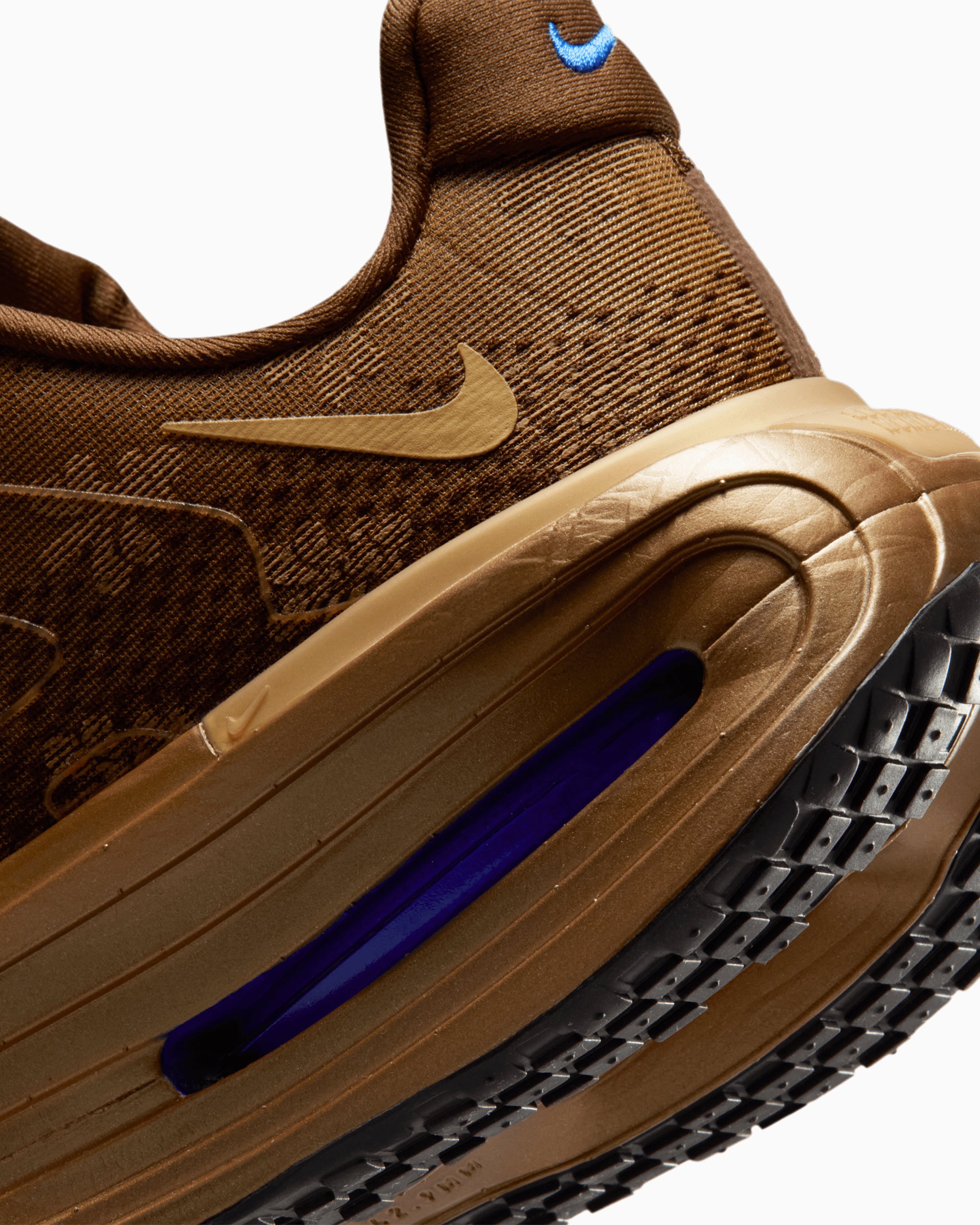 Sneakers Nike Women's Vomero Premium "Flat Stout" - IQ0028-200