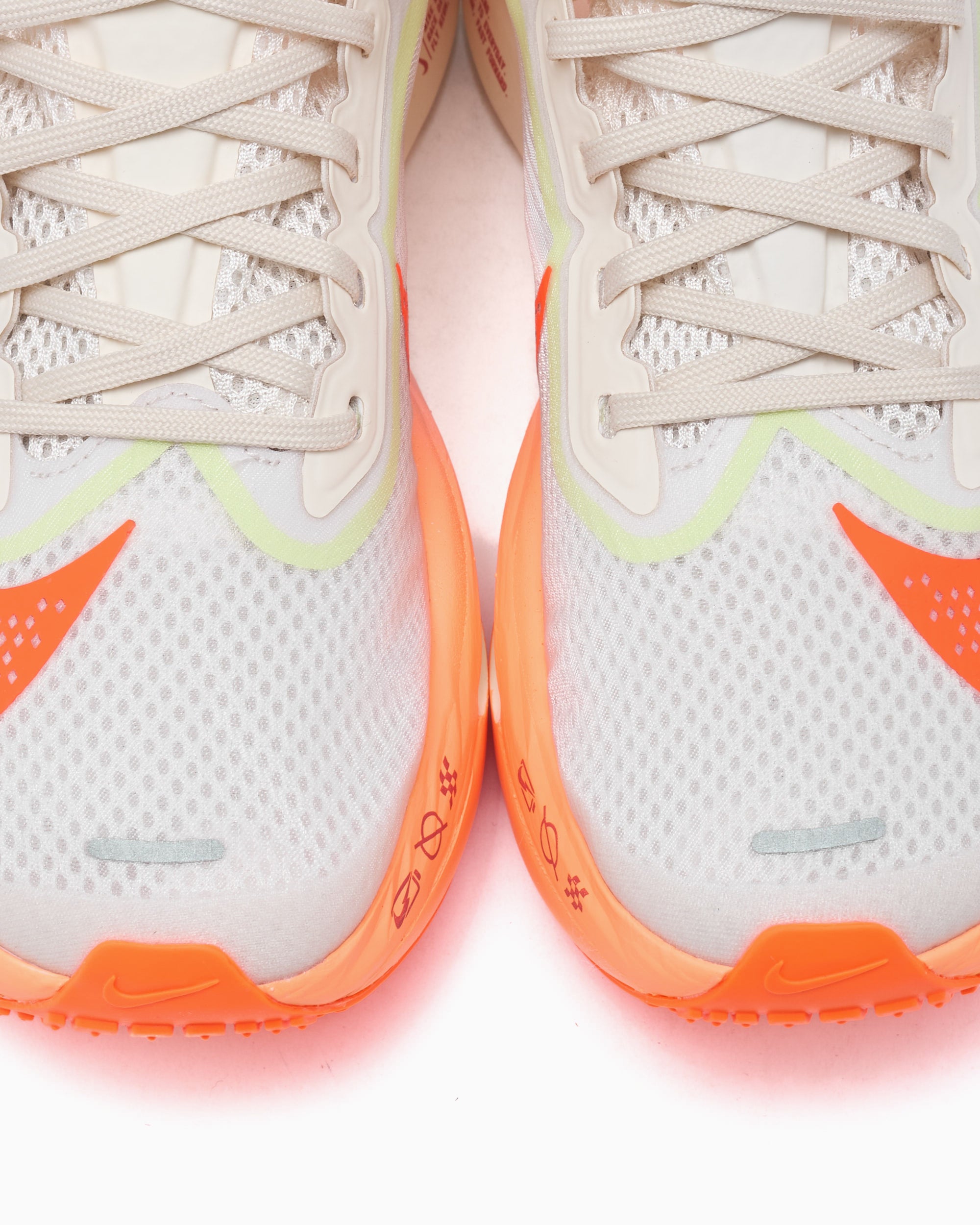 Sneakers Nike Women's Zoom Fly 6 - FN8455-105