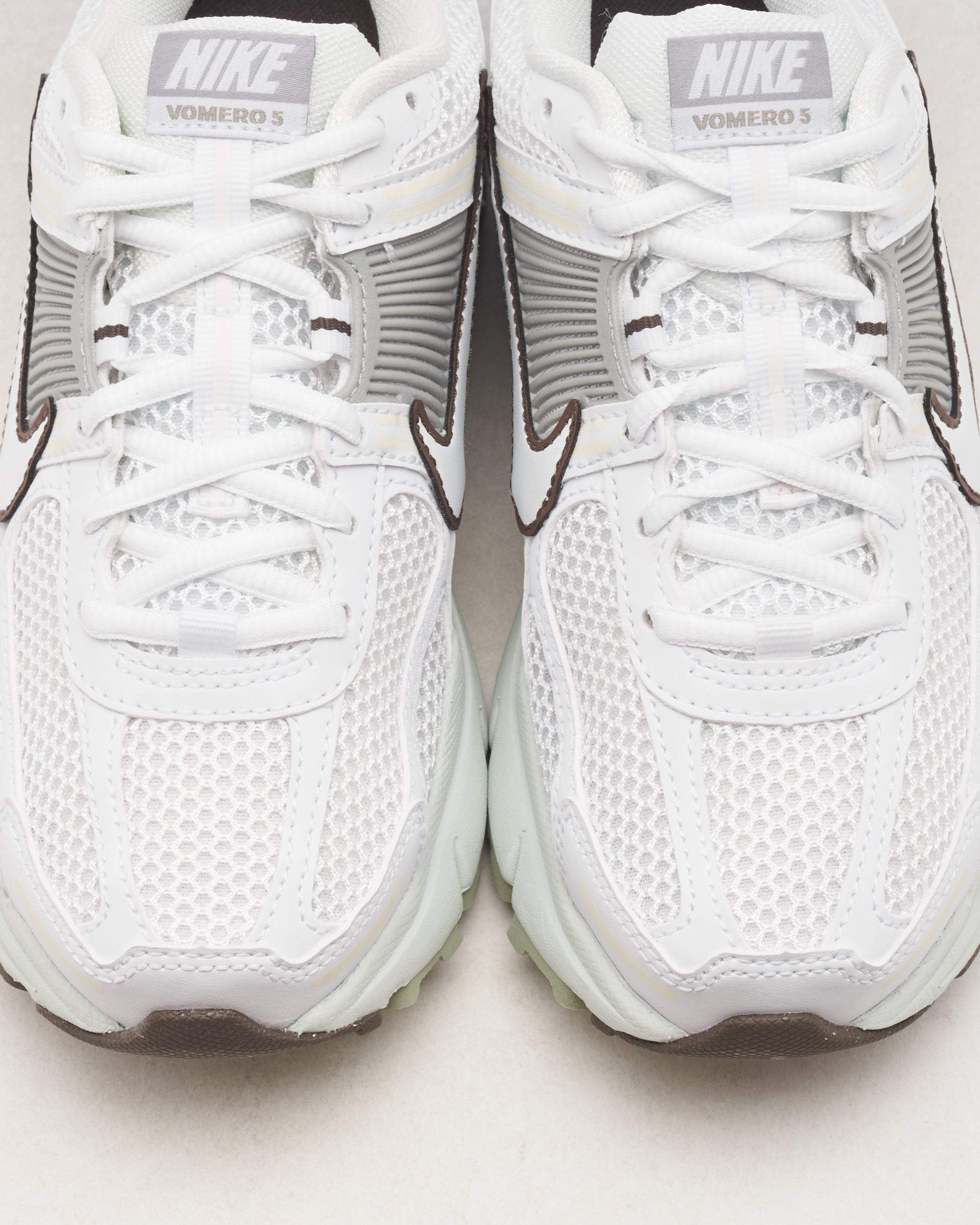 Sneakers Nike Women's Zoom Vomero 5 - FJ2028-103