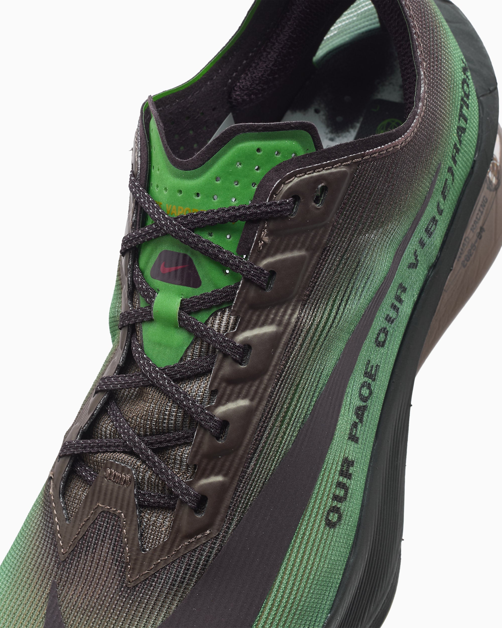 Sneakers Nike ZoomX Vaporfly Next% 4 PRM "Our Pace Our Vib(e)ration" - IQ3418-399