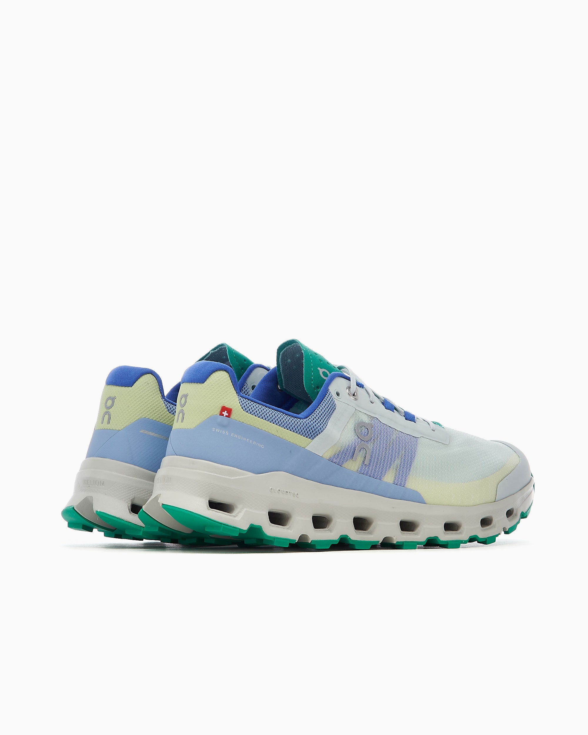 Sneakers On Cloudvista - 64.98273
