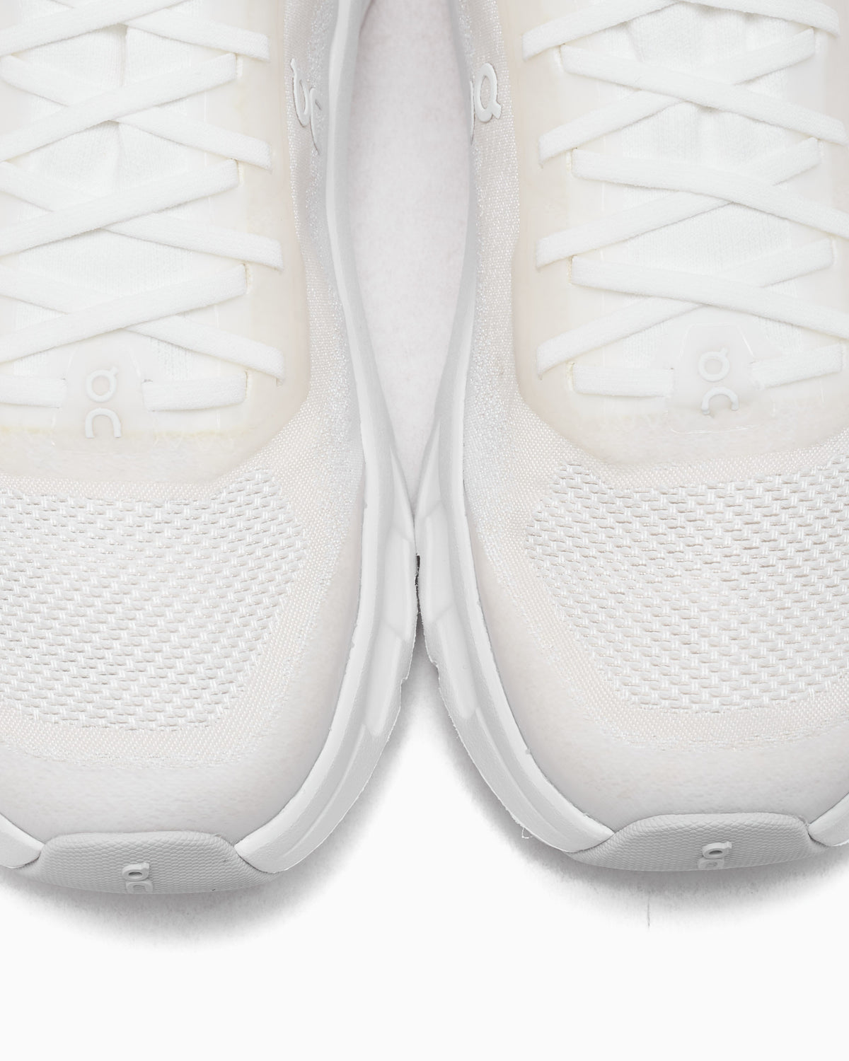 Sneakers On Women's Cloudtilt Moon - 3WF30420664