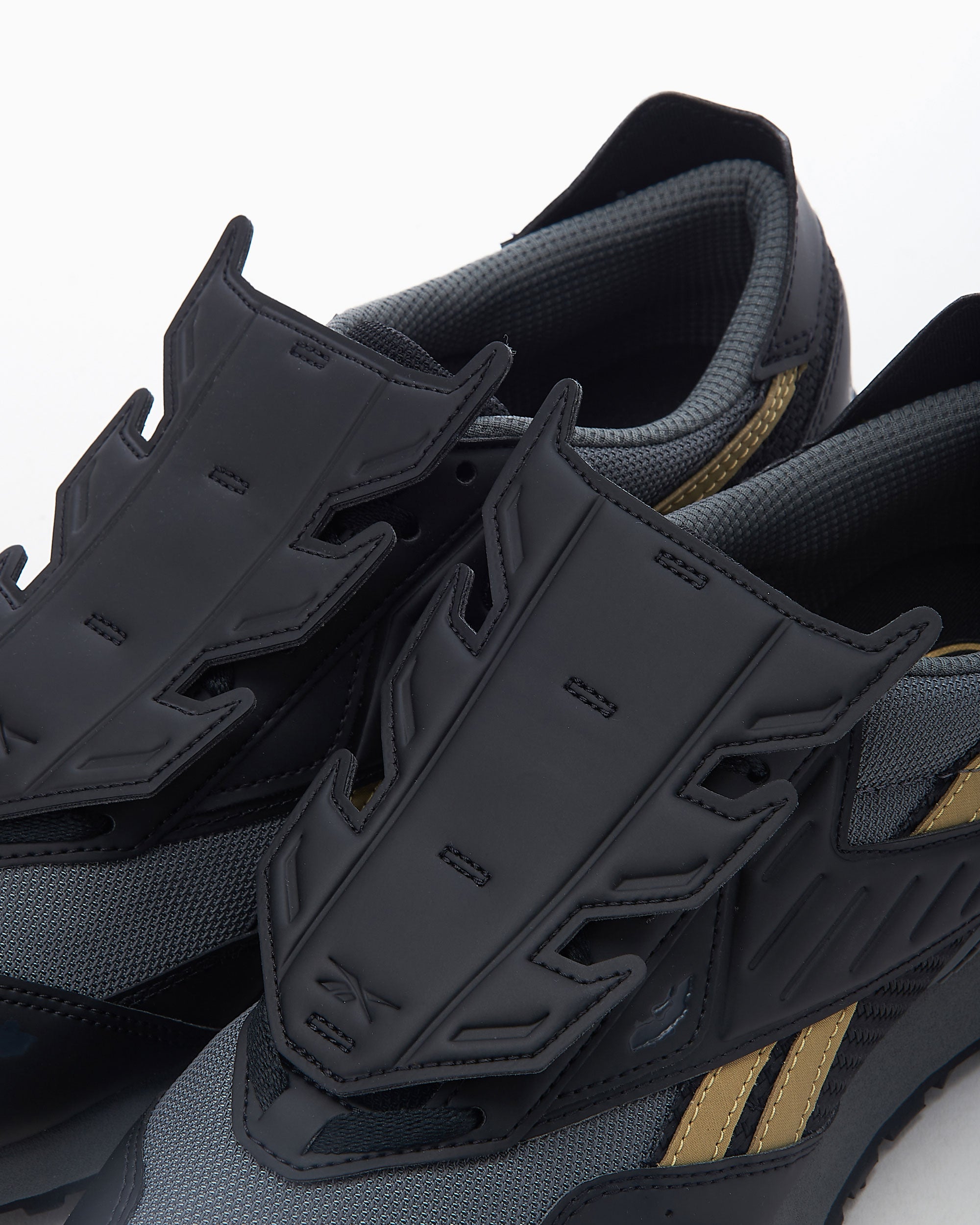 Sneakers Reebok x DC Comics LX2200 "Batman" - HQ4584