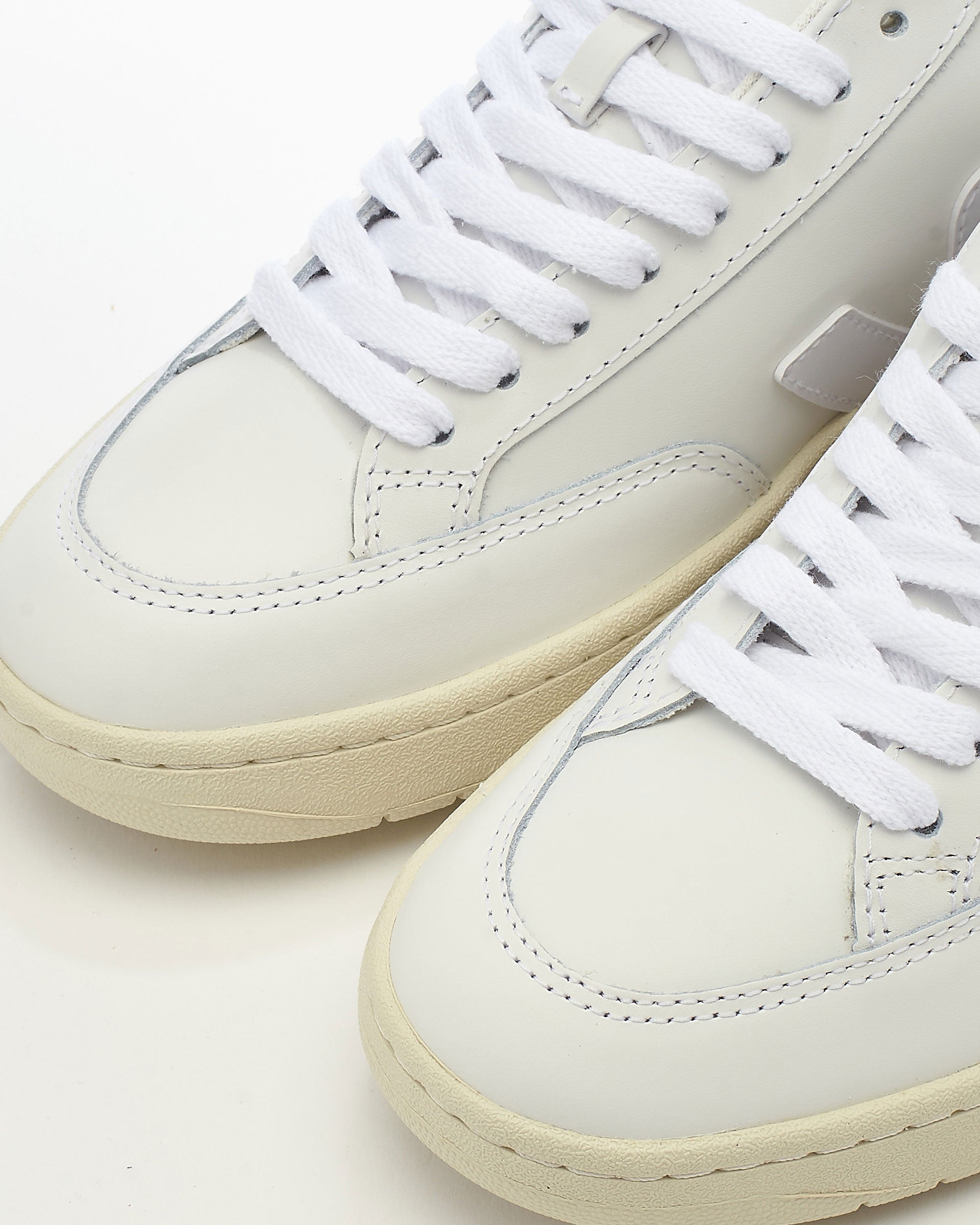 Sneakers Veja Women's V-12 Leather - XD022297A